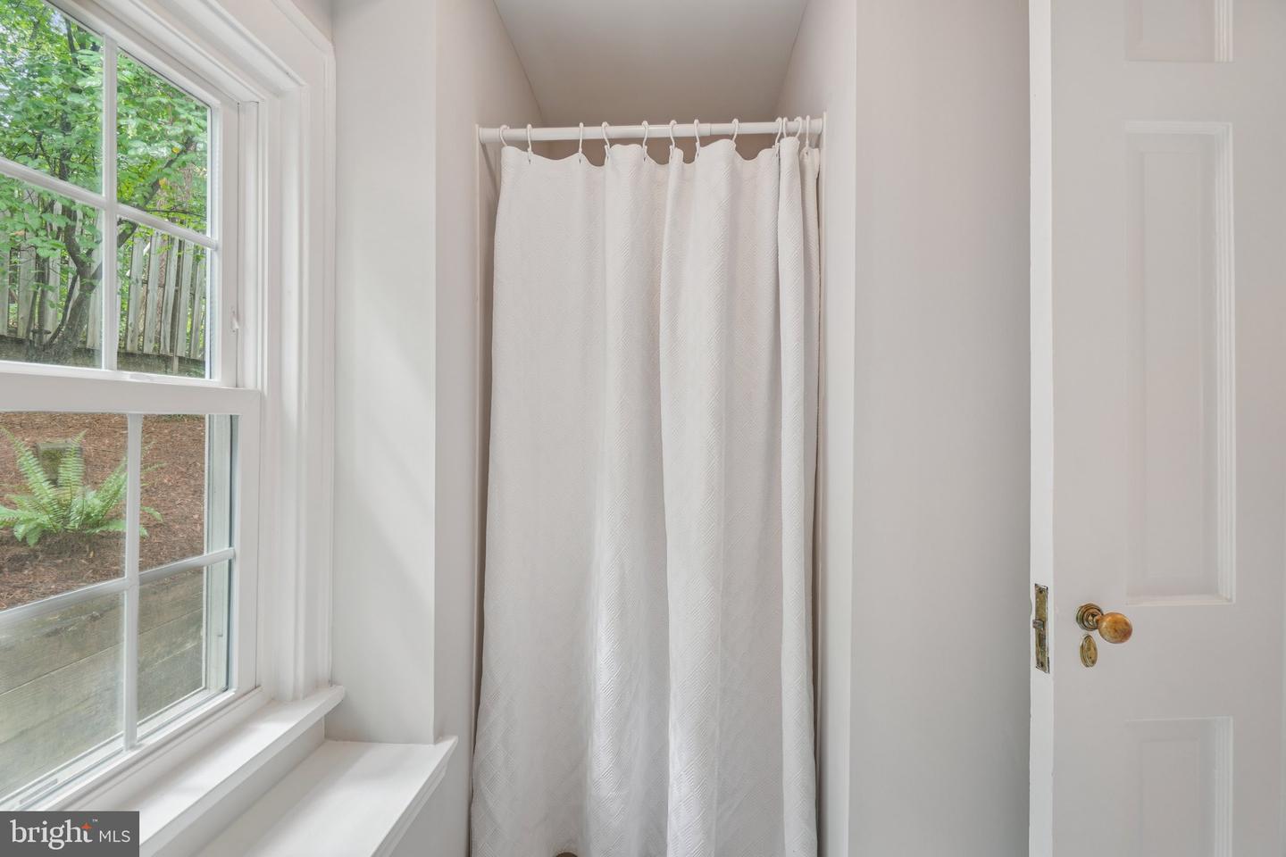 1805 ARMY NAVY DR, ARLINGTON, Virginia 22202, 5 Bedrooms Bedrooms, ,3 BathroomsBathrooms,Residential,For sale,1805 ARMY NAVY DR,VAAR2060194 MLS # VAAR2060194