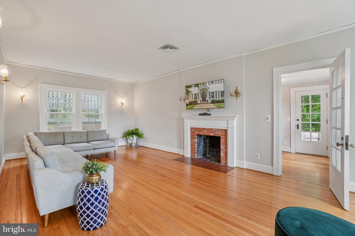 1805 ARMY NAVY DR, ARLINGTON, Virginia 22202, 5 Bedrooms Bedrooms, ,3 BathroomsBathrooms,Residential,For sale,1805 ARMY NAVY DR,VAAR2060194 MLS # VAAR2060194