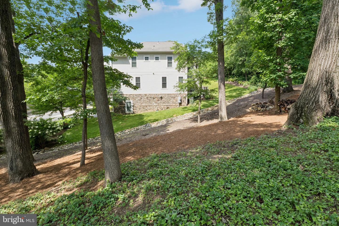 1805 ARMY NAVY DR, ARLINGTON, Virginia 22202, 5 Bedrooms Bedrooms, ,3 BathroomsBathrooms,Residential,For sale,1805 ARMY NAVY DR,VAAR2060194 MLS # VAAR2060194