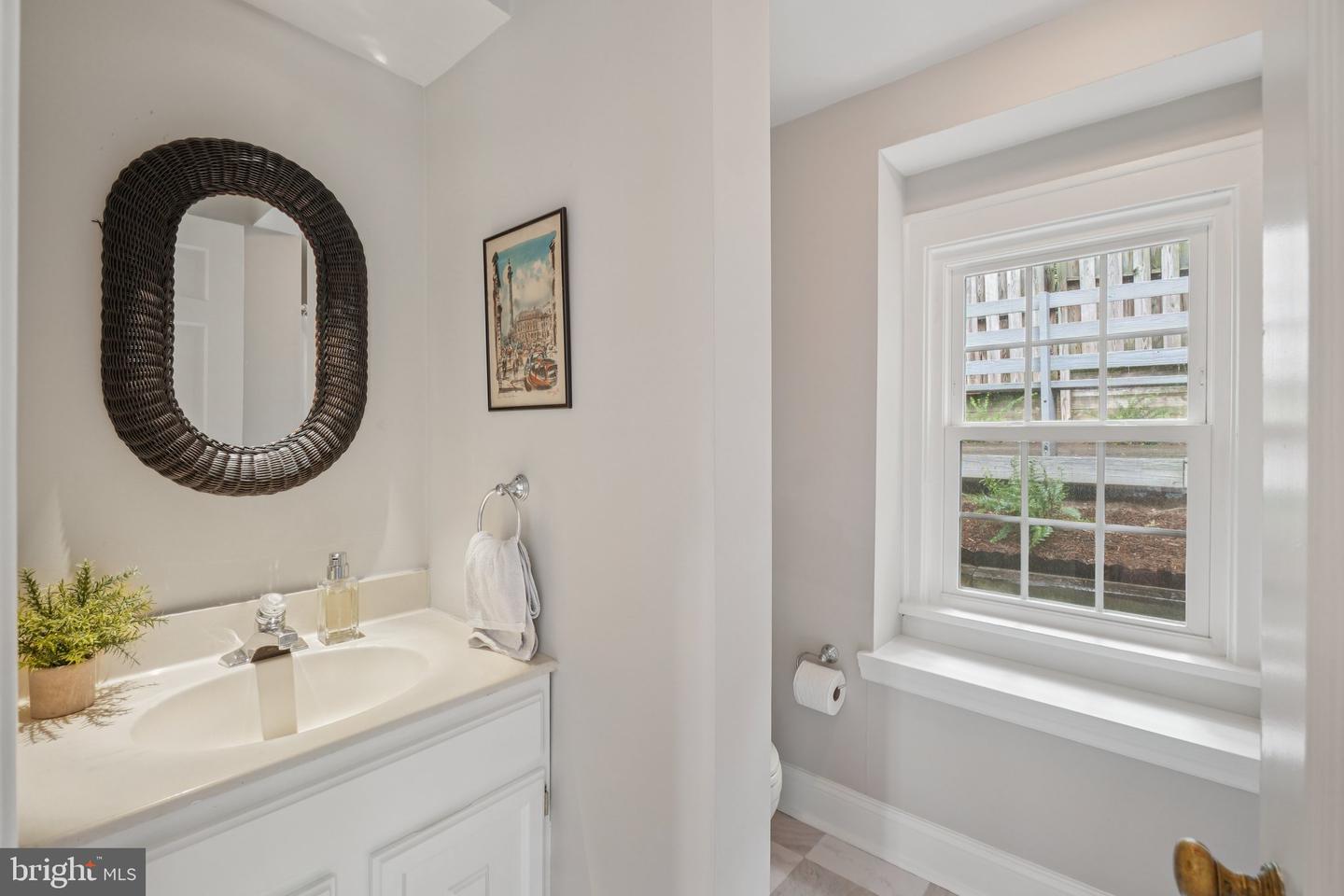 1805 ARMY NAVY DR, ARLINGTON, Virginia 22202, 5 Bedrooms Bedrooms, ,3 BathroomsBathrooms,Residential,For sale,1805 ARMY NAVY DR,VAAR2060194 MLS # VAAR2060194