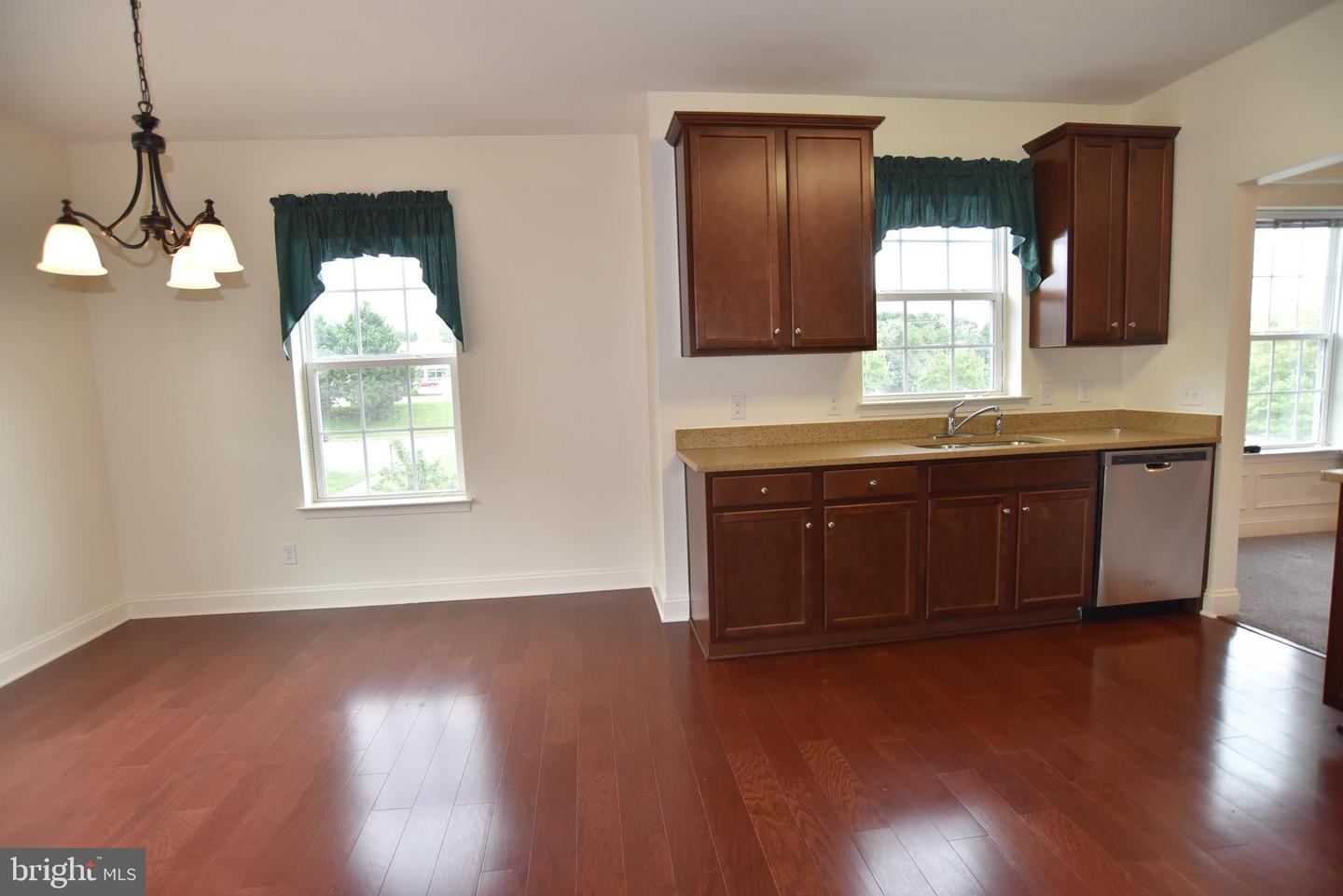 10275 FOUNTAIN CIR #206, MANASSAS, Virginia 20110, 2 Bedrooms Bedrooms, ,2 BathroomsBathrooms,Residential,For sale,10275 FOUNTAIN CIR #206,VAMN2008634 MLS # VAMN2008634