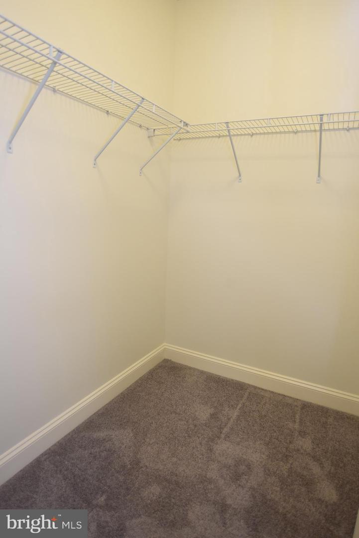 10275 FOUNTAIN CIR #206, MANASSAS, Virginia 20110, 2 Bedrooms Bedrooms, ,2 BathroomsBathrooms,Residential,For sale,10275 FOUNTAIN CIR #206,VAMN2008634 MLS # VAMN2008634