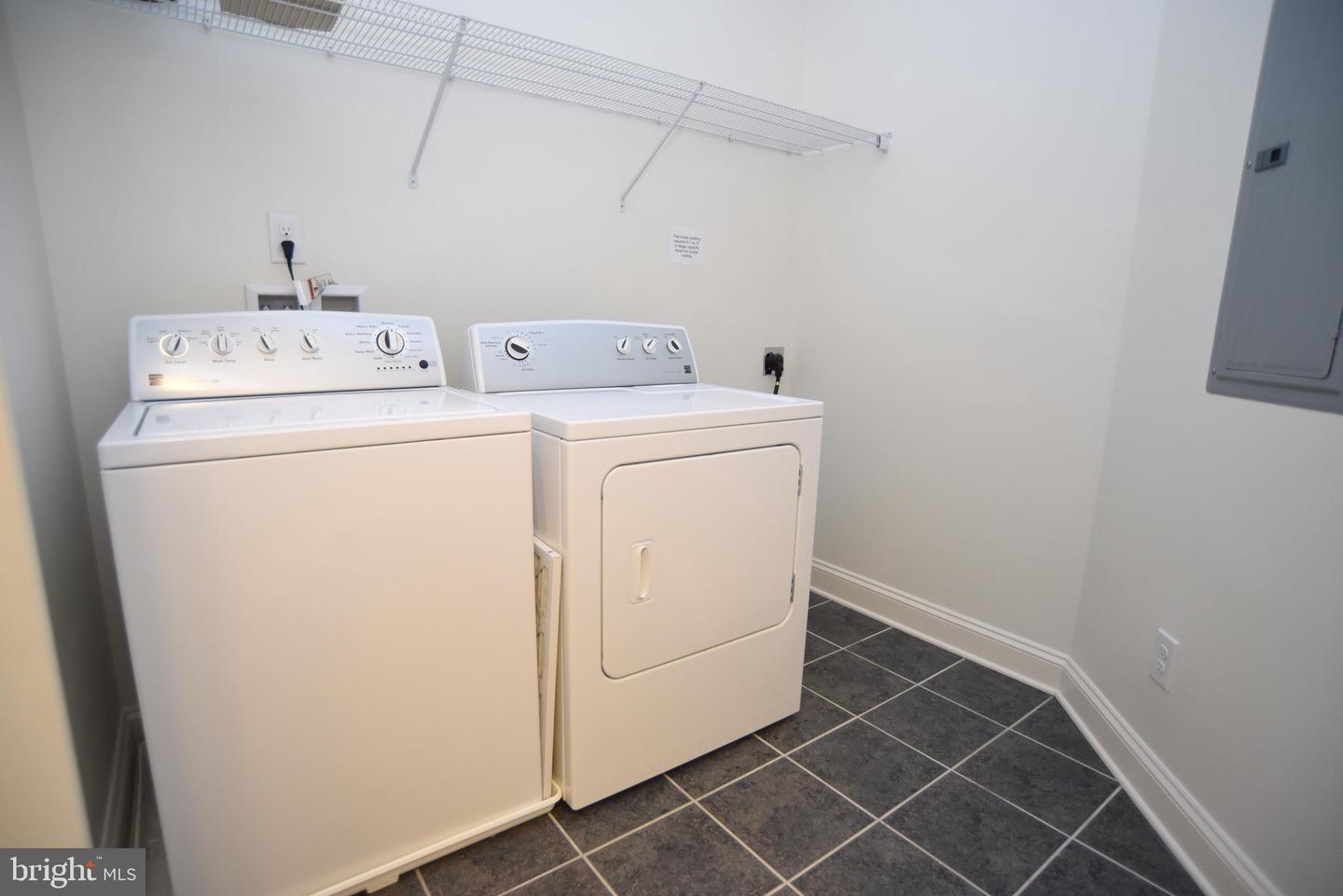 10275 FOUNTAIN CIR #206, MANASSAS, Virginia 20110, 2 Bedrooms Bedrooms, ,2 BathroomsBathrooms,Residential,For sale,10275 FOUNTAIN CIR #206,VAMN2008634 MLS # VAMN2008634