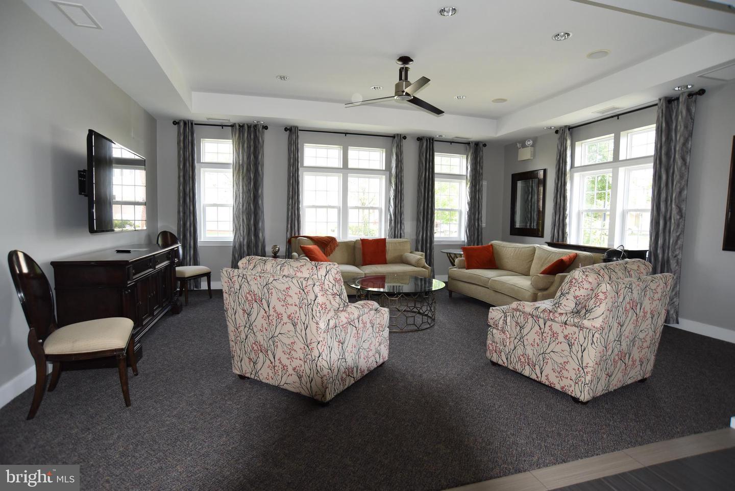 10275 FOUNTAIN CIR #206, MANASSAS, Virginia 20110, 2 Bedrooms Bedrooms, ,2 BathroomsBathrooms,Residential,For sale,10275 FOUNTAIN CIR #206,VAMN2008634 MLS # VAMN2008634