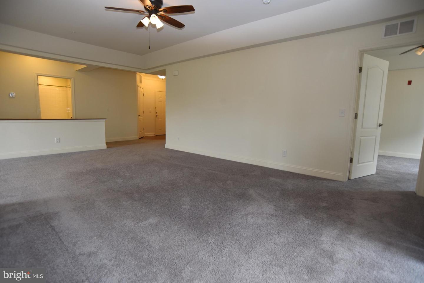 10275 FOUNTAIN CIR #206, MANASSAS, Virginia 20110, 2 Bedrooms Bedrooms, ,2 BathroomsBathrooms,Residential,For sale,10275 FOUNTAIN CIR #206,VAMN2008634 MLS # VAMN2008634