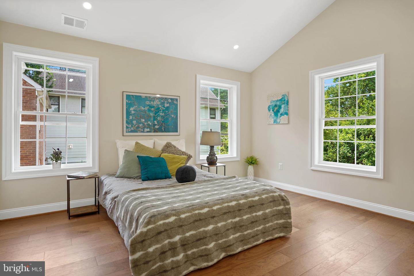 3722 13TH ST NE, WASHINGTON, District Of Columbia 20017, 5 Bedrooms Bedrooms, ,4 BathroomsBathrooms,Residential,For sale,3722 13TH ST NE,DCDC2209106 MLS # DCDC2209106