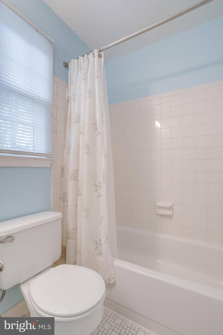 5309 DUNLEIGH CT, BURKE, Virginia 22015, 4 Bedrooms Bedrooms, ,2 BathroomsBathrooms,Residential,For sale,5309 DUNLEIGH CT,VAFX2253572 MLS # VAFX2253572