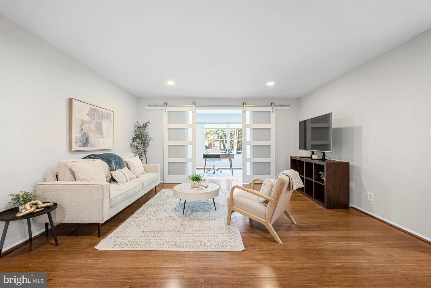 7640 PROVINCIAL DR #203, MCLEAN, Virginia 22102, 2 Bedrooms Bedrooms, ,2 BathroomsBathrooms,Residential,For sale,7640 PROVINCIAL DR #203,VAFX2253590 MLS # VAFX2253590