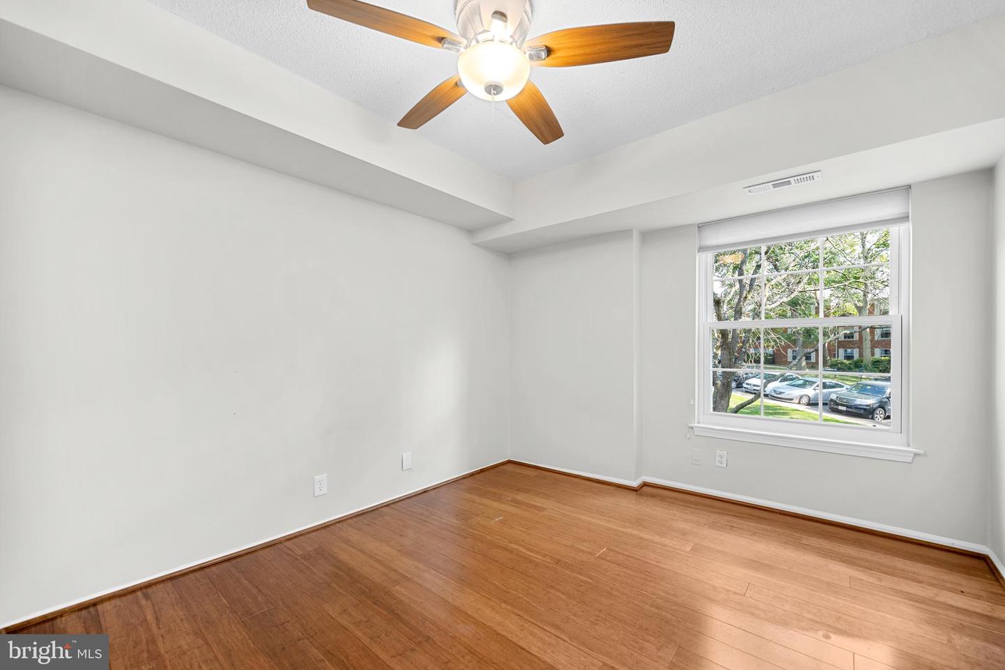 7640 PROVINCIAL DR #203, MCLEAN, Virginia 22102, 2 Bedrooms Bedrooms, ,2 BathroomsBathrooms,Residential,For sale,7640 PROVINCIAL DR #203,VAFX2253590 MLS # VAFX2253590