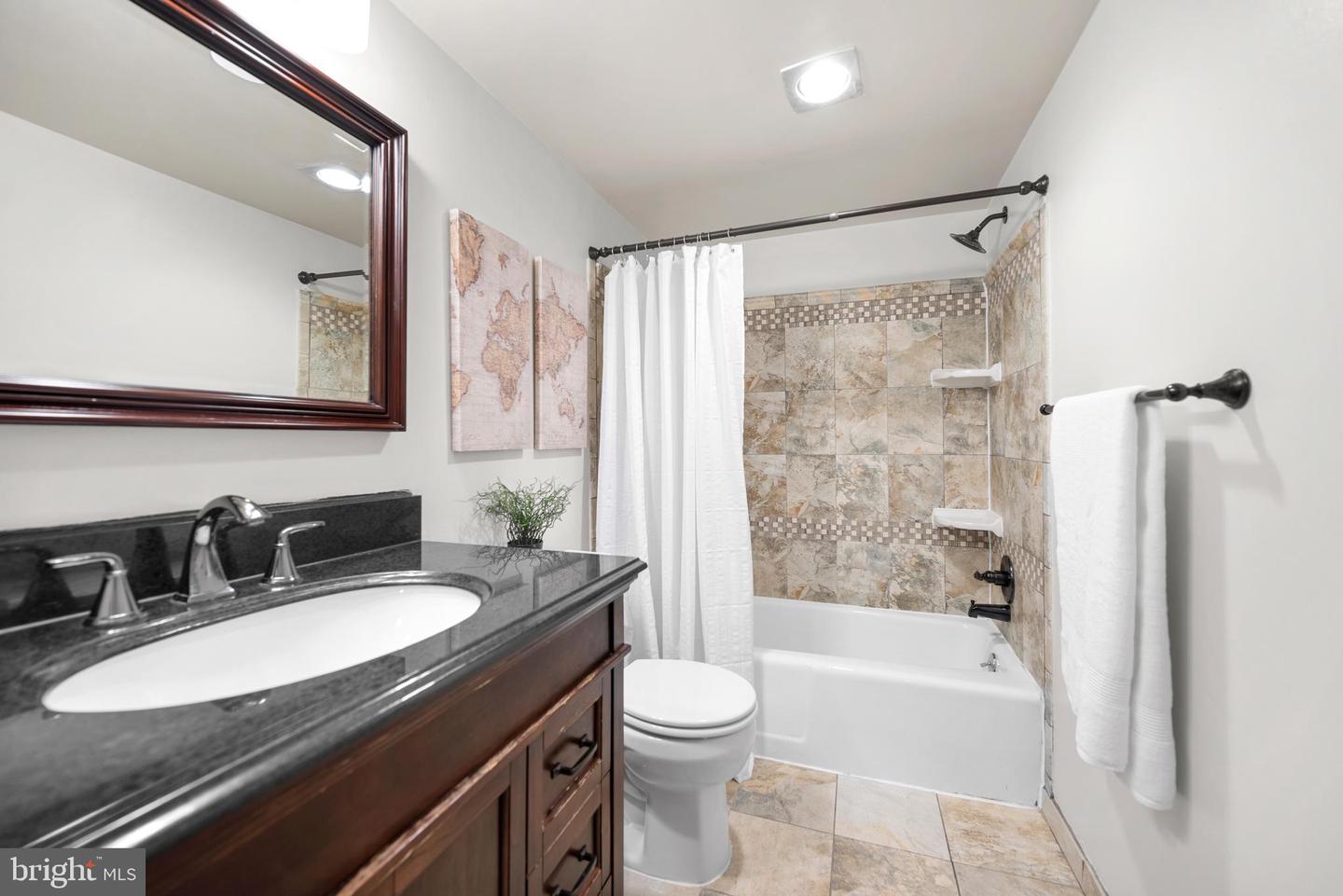 7640 PROVINCIAL DR #203, MCLEAN, Virginia 22102, 2 Bedrooms Bedrooms, ,2 BathroomsBathrooms,Residential,For sale,7640 PROVINCIAL DR #203,VAFX2253590 MLS # VAFX2253590