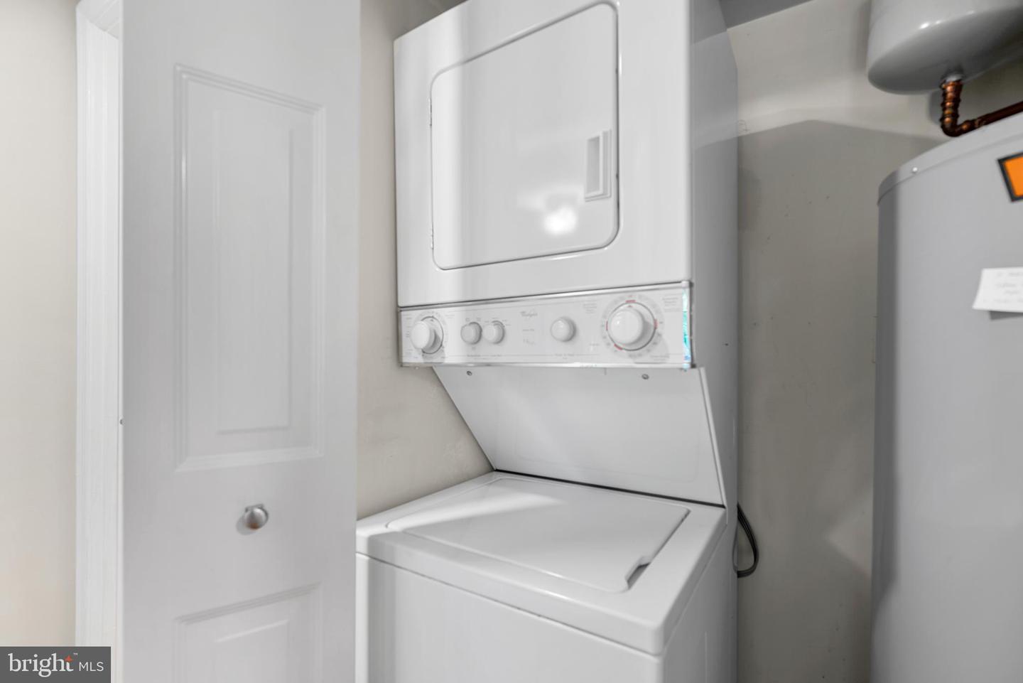 7640 PROVINCIAL DR #203, MCLEAN, Virginia 22102, 2 Bedrooms Bedrooms, ,2 BathroomsBathrooms,Residential,For sale,7640 PROVINCIAL DR #203,VAFX2253590 MLS # VAFX2253590