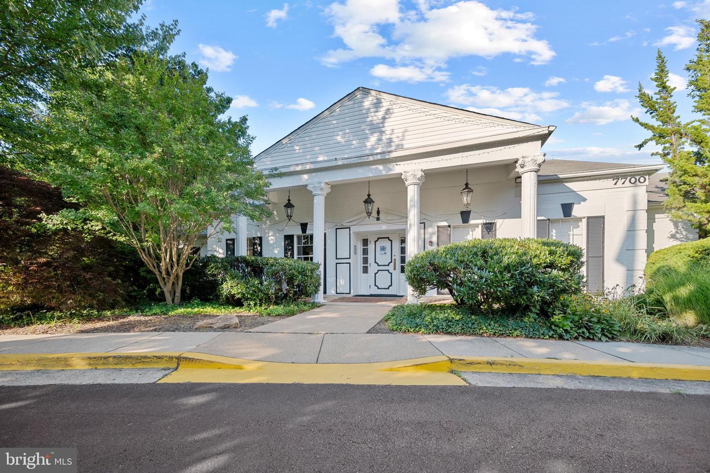 7640 PROVINCIAL DR #203, MCLEAN, Virginia 22102, 2 Bedrooms Bedrooms, ,2 BathroomsBathrooms,Residential,For sale,7640 PROVINCIAL DR #203,VAFX2253590 MLS # VAFX2253590