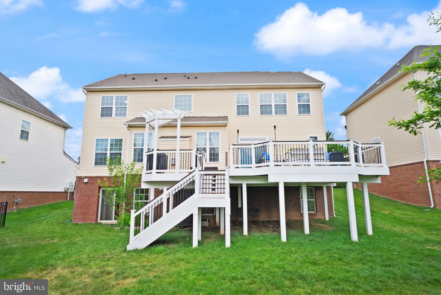 42108 AUTUMN RAIN CIR, BRAMBLETON, Virginia 20148, 5 Bedrooms Bedrooms, ,4 BathroomsBathrooms,Residential,For sale,42108 AUTUMN RAIN CIR,VALO2101272 MLS # VALO2101272