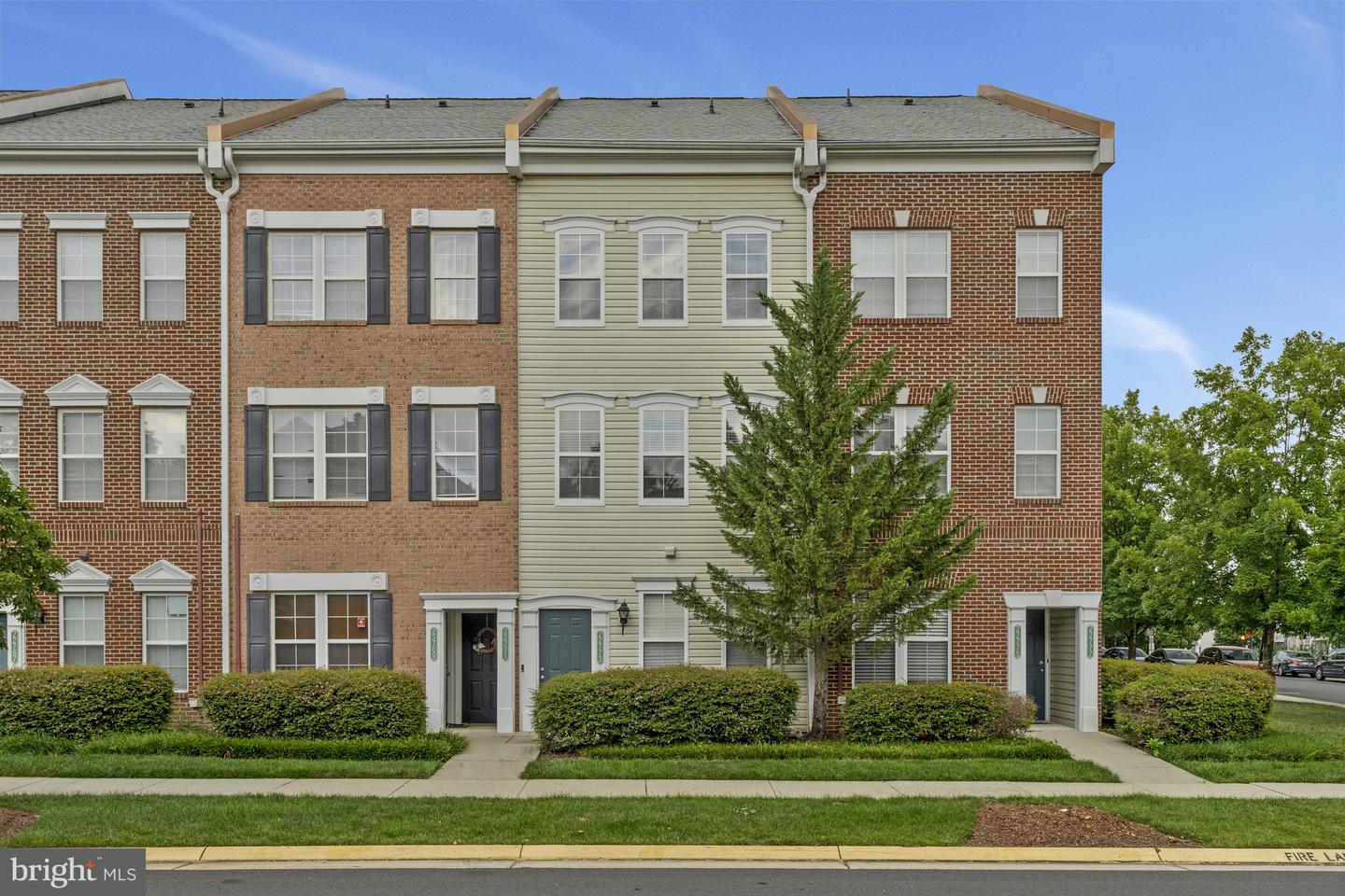 22773 FOUNTAIN GROVE SQ, BRAMBLETON, Virginia 20148, 2 Bedrooms Bedrooms, ,2 BathroomsBathrooms,Residential,For sale,22773 FOUNTAIN GROVE SQ,VALO2101276 MLS # VALO2101276