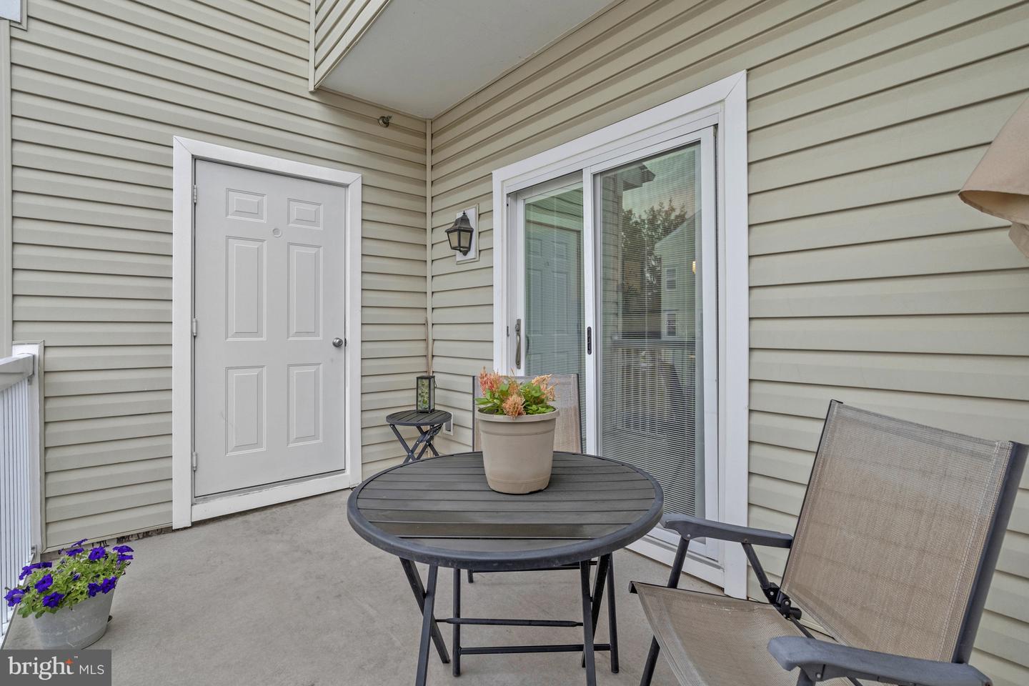 22773 FOUNTAIN GROVE SQ, BRAMBLETON, Virginia 20148, 2 Bedrooms Bedrooms, ,2 BathroomsBathrooms,Residential,For sale,22773 FOUNTAIN GROVE SQ,VALO2101276 MLS # VALO2101276