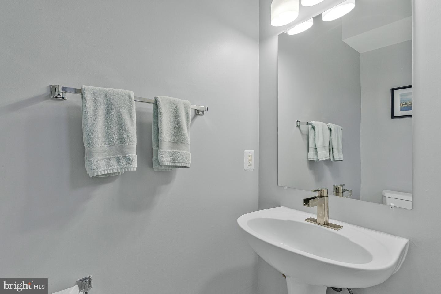 22773 FOUNTAIN GROVE SQ, BRAMBLETON, Virginia 20148, 2 Bedrooms Bedrooms, ,2 BathroomsBathrooms,Residential,For sale,22773 FOUNTAIN GROVE SQ,VALO2101276 MLS # VALO2101276