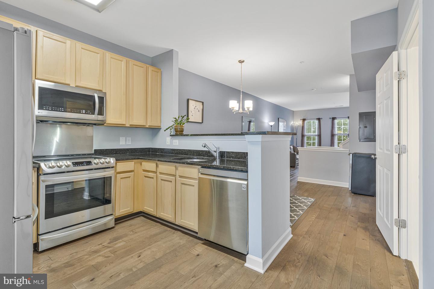 22773 FOUNTAIN GROVE SQ, BRAMBLETON, Virginia 20148, 2 Bedrooms Bedrooms, ,2 BathroomsBathrooms,Residential,For sale,22773 FOUNTAIN GROVE SQ,VALO2101276 MLS # VALO2101276