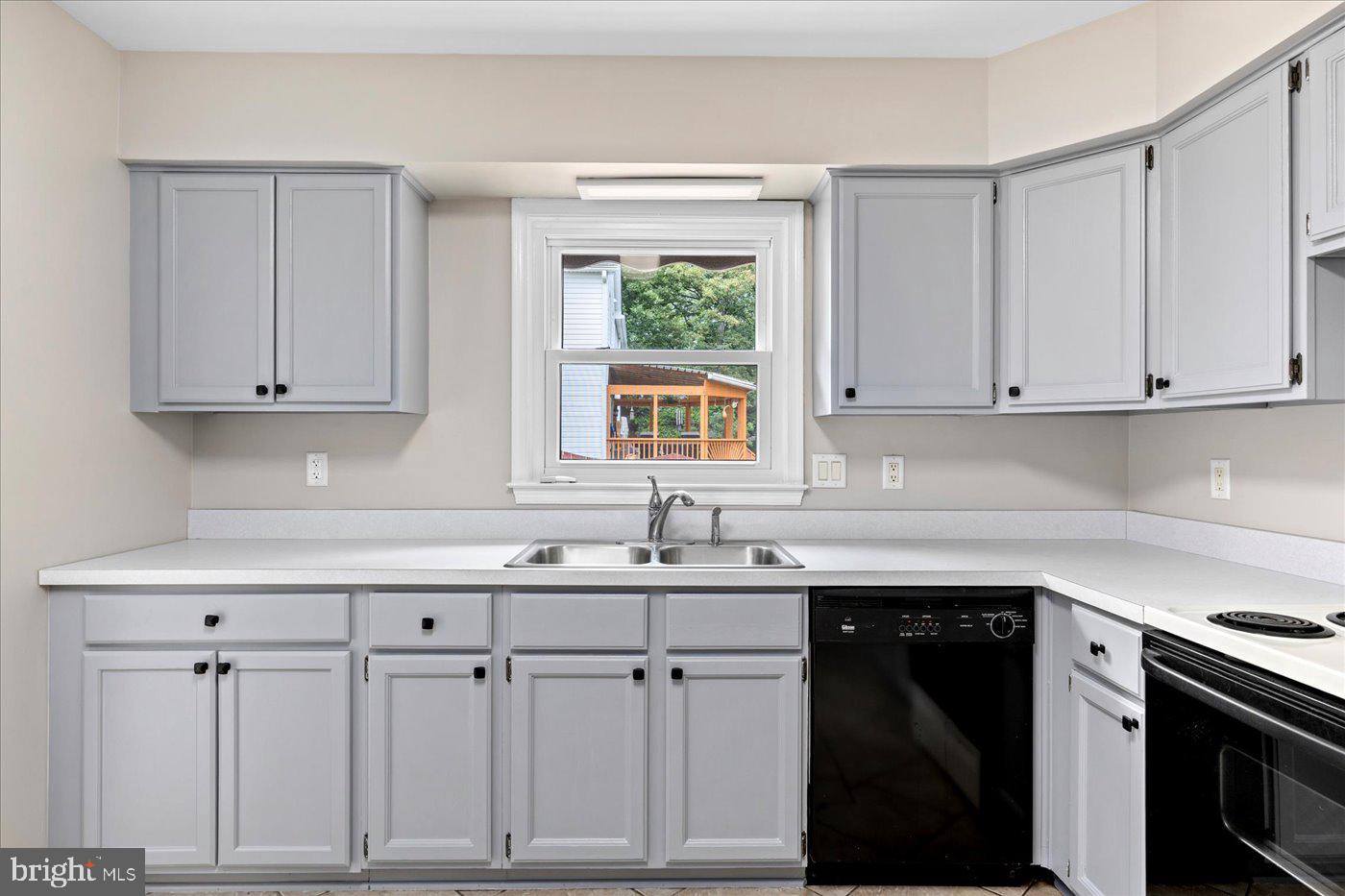 500 MAPLE GROVE DR, FREDERICKSBURG, Virginia 22407, 3 Bedrooms Bedrooms, ,2 BathroomsBathrooms,Residential,For sale,500 MAPLE GROVE DR,VASP2034490 MLS # VASP2034490