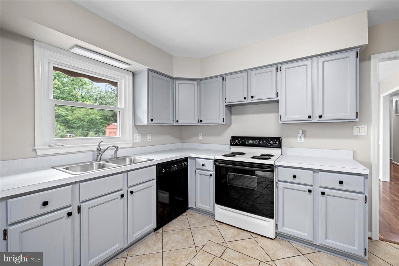 500 MAPLE GROVE DR, FREDERICKSBURG, Virginia 22407, 3 Bedrooms Bedrooms, ,2 BathroomsBathrooms,Residential,For sale,500 MAPLE GROVE DR,VASP2034490 MLS # VASP2034490