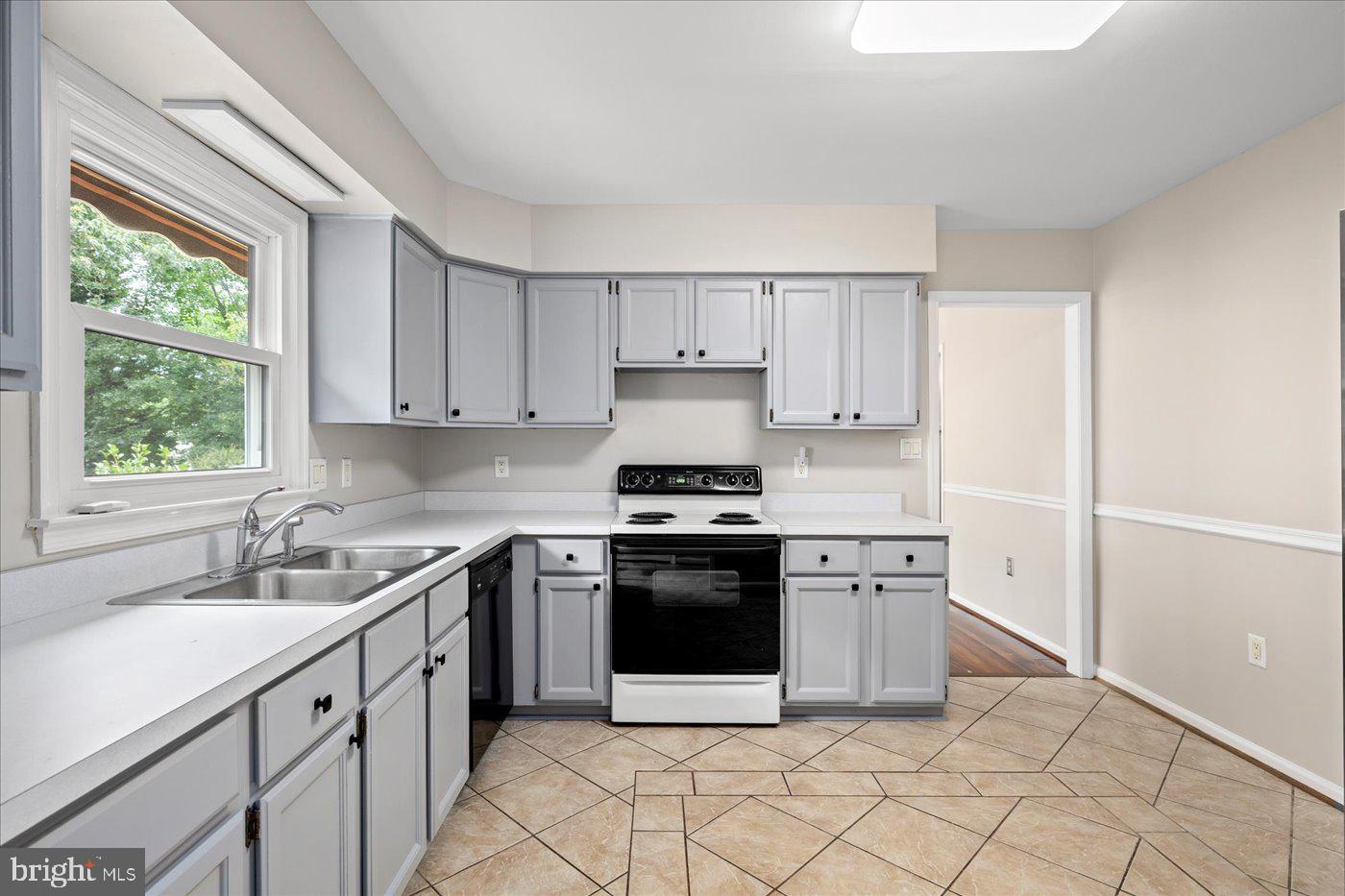 500 MAPLE GROVE DR, FREDERICKSBURG, Virginia 22407, 3 Bedrooms Bedrooms, ,2 BathroomsBathrooms,Residential,For sale,500 MAPLE GROVE DR,VASP2034490 MLS # VASP2034490