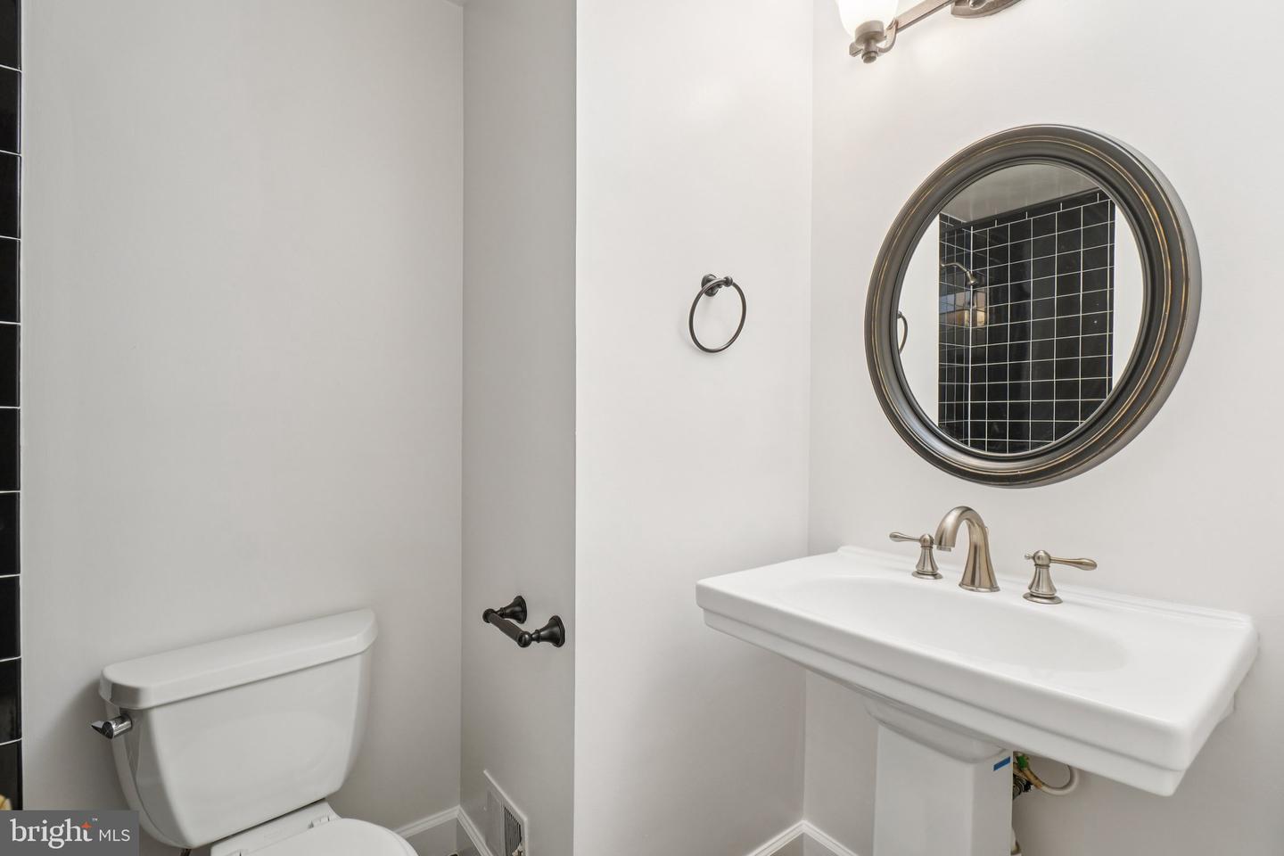 5997 CLERKENWELL CT, BURKE, Virginia 22015, 3 Bedrooms Bedrooms, ,2 BathroomsBathrooms,Residential,For sale,5997 CLERKENWELL CT,VAFX2253648 MLS # VAFX2253648