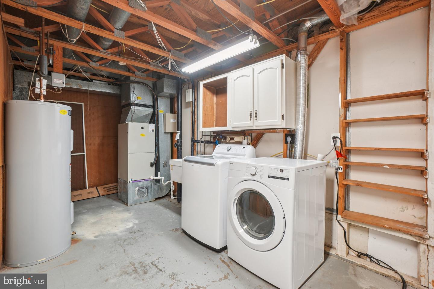 5997 CLERKENWELL CT, BURKE, Virginia 22015, 3 Bedrooms Bedrooms, ,2 BathroomsBathrooms,Residential,For sale,5997 CLERKENWELL CT,VAFX2253648 MLS # VAFX2253648