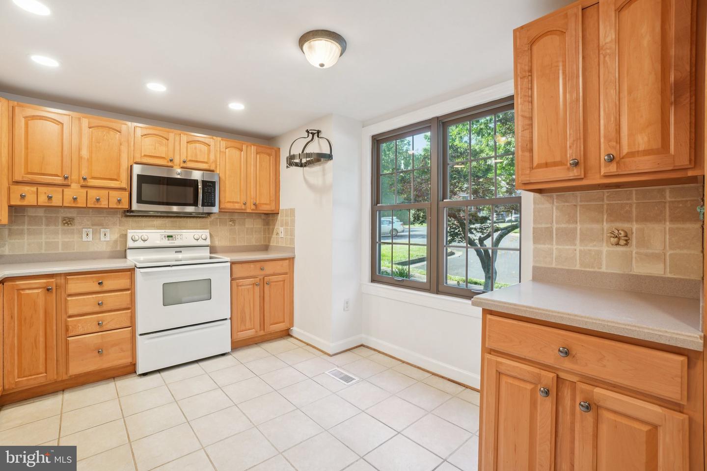 5997 CLERKENWELL CT, BURKE, Virginia 22015, 3 Bedrooms Bedrooms, ,2 BathroomsBathrooms,Residential,For sale,5997 CLERKENWELL CT,VAFX2253648 MLS # VAFX2253648