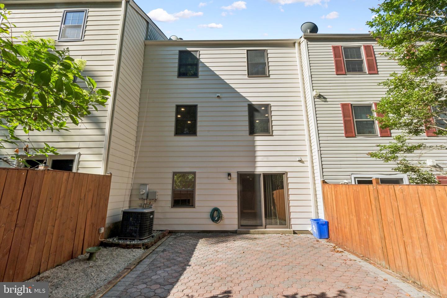 5997 CLERKENWELL CT, BURKE, Virginia 22015, 3 Bedrooms Bedrooms, ,2 BathroomsBathrooms,Residential,For sale,5997 CLERKENWELL CT,VAFX2253648 MLS # VAFX2253648