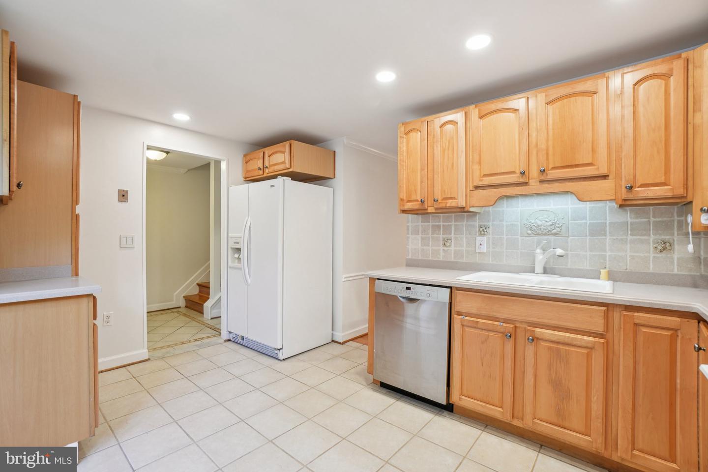 5997 CLERKENWELL CT, BURKE, Virginia 22015, 3 Bedrooms Bedrooms, ,2 BathroomsBathrooms,Residential,For sale,5997 CLERKENWELL CT,VAFX2253648 MLS # VAFX2253648