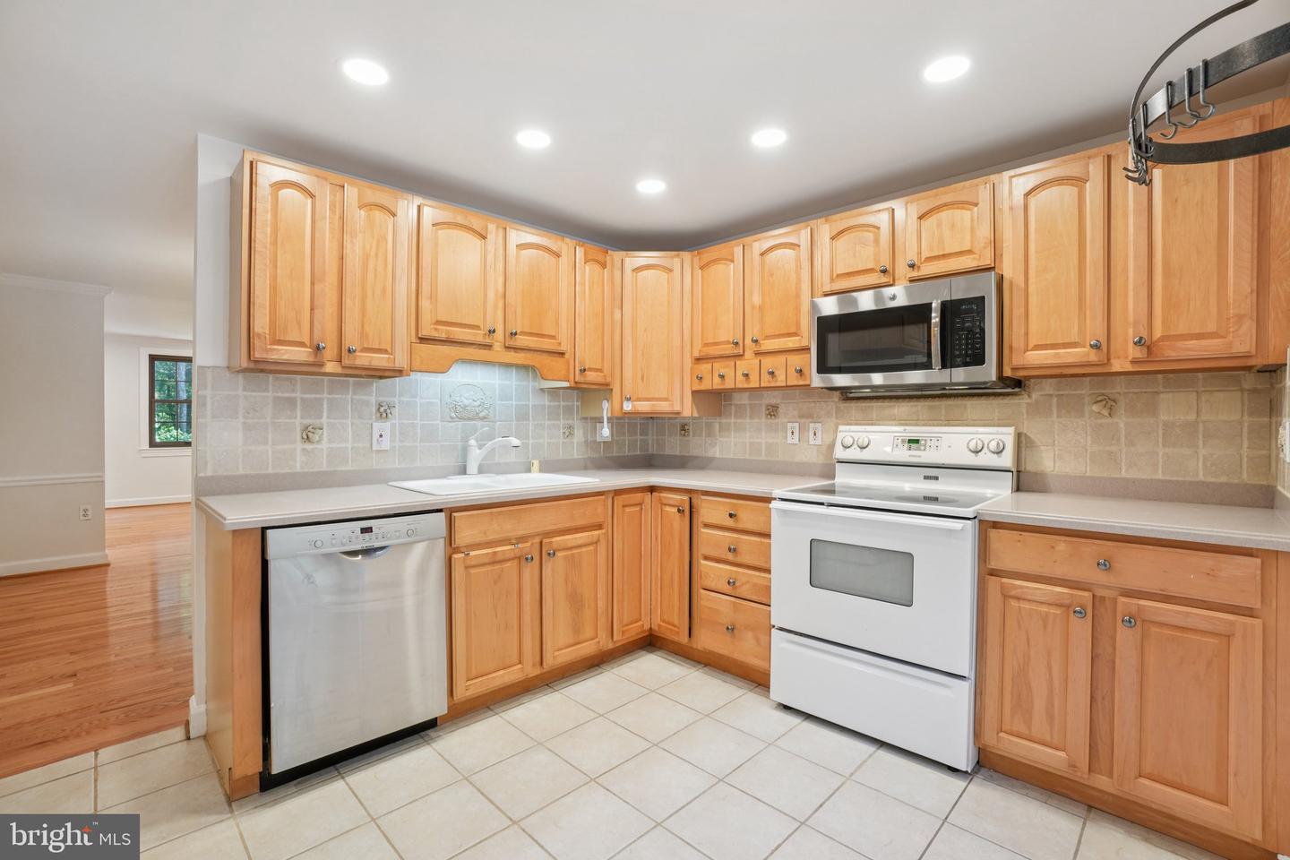 5997 CLERKENWELL CT, BURKE, Virginia 22015, 3 Bedrooms Bedrooms, ,2 BathroomsBathrooms,Residential,For sale,5997 CLERKENWELL CT,VAFX2253648 MLS # VAFX2253648