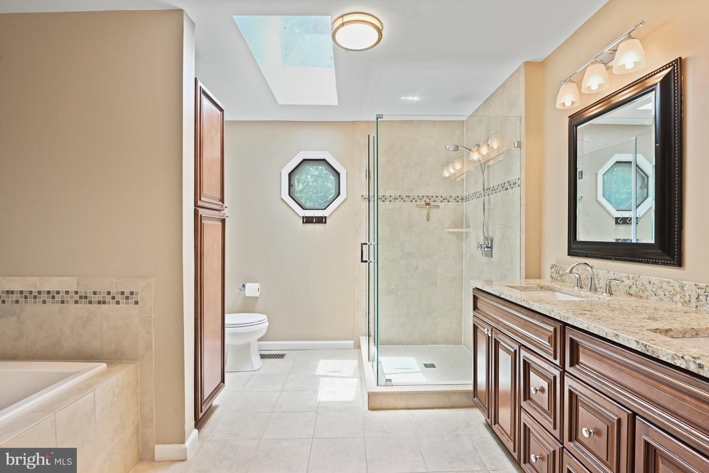 1092 LORAN CT, GREAT FALLS, Virginia 22066, 4 Bedrooms Bedrooms, ,2 BathroomsBathrooms,Residential,For sale,1092 LORAN CT,VAFX2253650 MLS # VAFX2253650