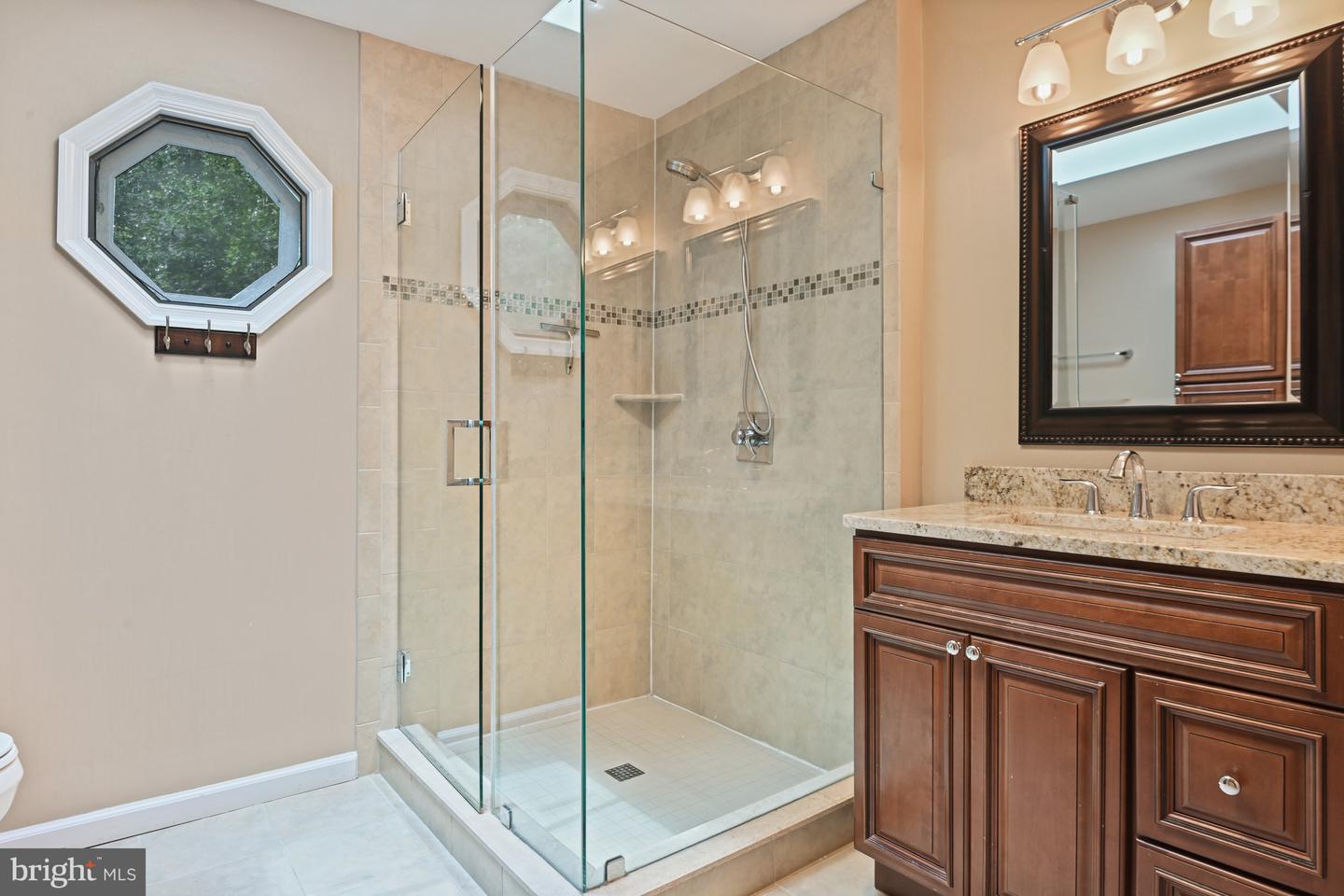 1092 LORAN CT, GREAT FALLS, Virginia 22066, 4 Bedrooms Bedrooms, ,2 BathroomsBathrooms,Residential,For sale,1092 LORAN CT,VAFX2253650 MLS # VAFX2253650