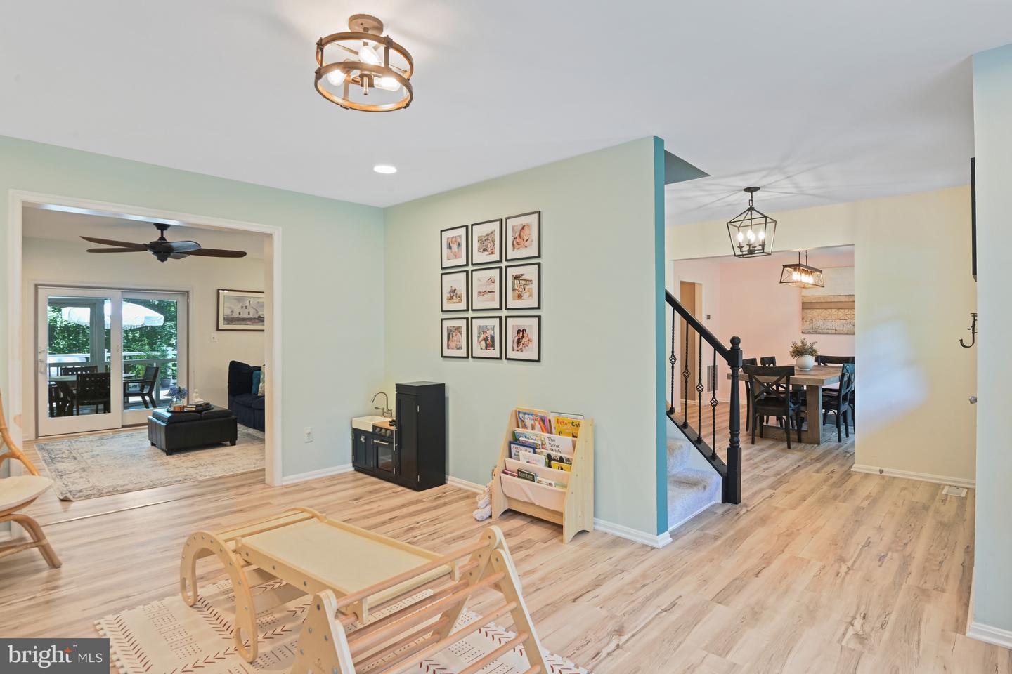 1092 LORAN CT, GREAT FALLS, Virginia 22066, 4 Bedrooms Bedrooms, ,2 BathroomsBathrooms,Residential,For sale,1092 LORAN CT,VAFX2253650 MLS # VAFX2253650