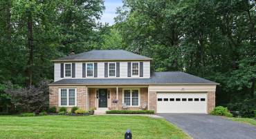 1092 LORAN CT, GREAT FALLS, Virginia 22066, 4 Bedrooms Bedrooms, ,2 BathroomsBathrooms,Residential,For sale,1092 LORAN CT,VAFX2253650 MLS # VAFX2253650