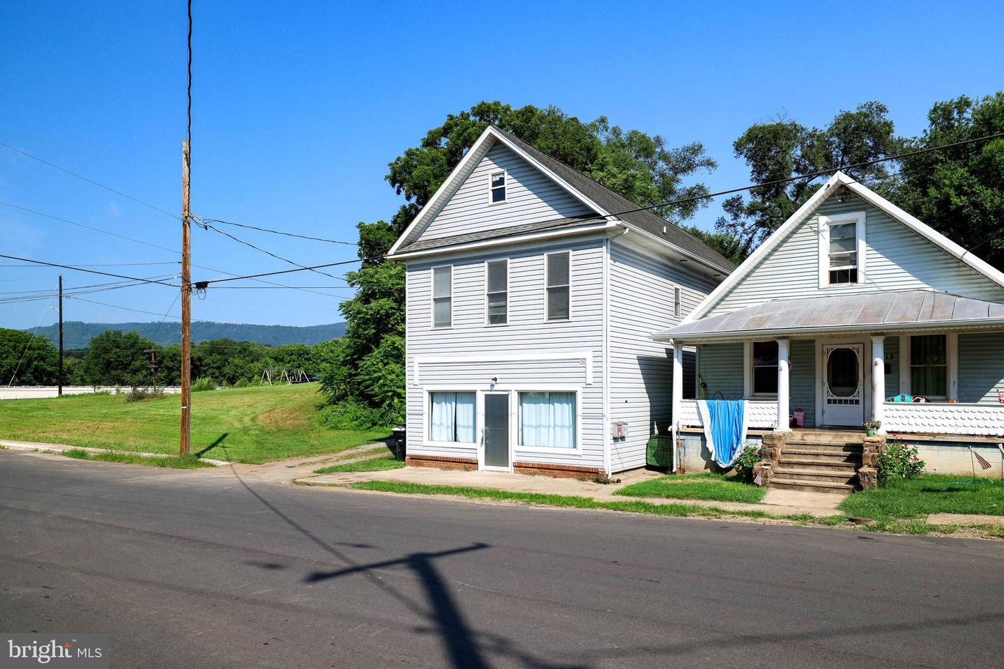 107 VIRGINIA AVE, SHENANDOAH, Virginia 22849, 2 Bedrooms Bedrooms, ,2 BathroomsBathrooms,Residential,For sale,107 VIRGINIA AVE,VAPA2005112 MLS # VAPA2005112