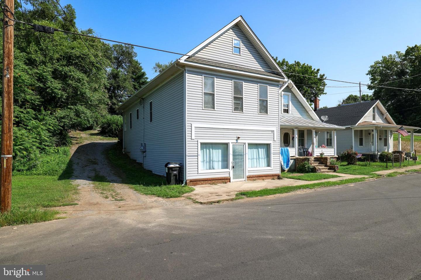 107 VIRGINIA AVE, SHENANDOAH, Virginia 22849, 2 Bedrooms Bedrooms, ,2 BathroomsBathrooms,Residential,For sale,107 VIRGINIA AVE,VAPA2005112 MLS # VAPA2005112
