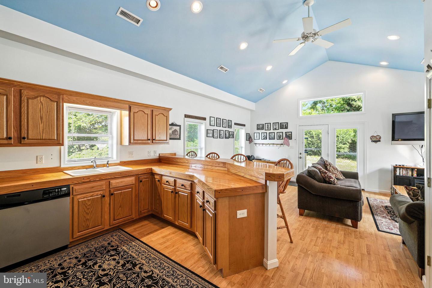 107 VIRGINIA AVE, SHENANDOAH, Virginia 22849, 2 Bedrooms Bedrooms, ,2 BathroomsBathrooms,Residential,For sale,107 VIRGINIA AVE,VAPA2005112 MLS # VAPA2005112