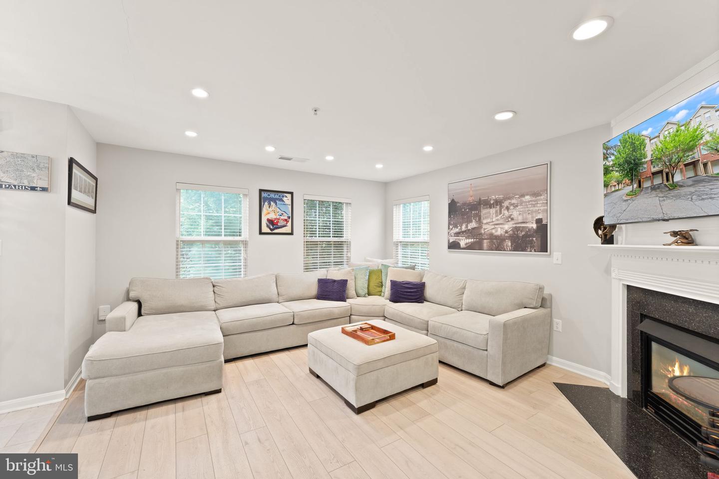 11890 BRETON CT #8B, RESTON, Virginia 20191, 2 Bedrooms Bedrooms, ,2 BathroomsBathrooms,Residential,For sale,11890 BRETON CT #8B,VAFX2253688 MLS # VAFX2253688