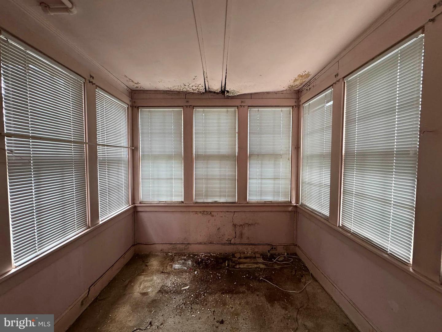 909 JACKSON ST NE, WASHINGTON, District Of Columbia 20017, 3 Bedrooms Bedrooms, ,1 BathroomBathrooms,Residential,For sale,909 JACKSON ST NE,DCDC2209204 MLS # DCDC2209204