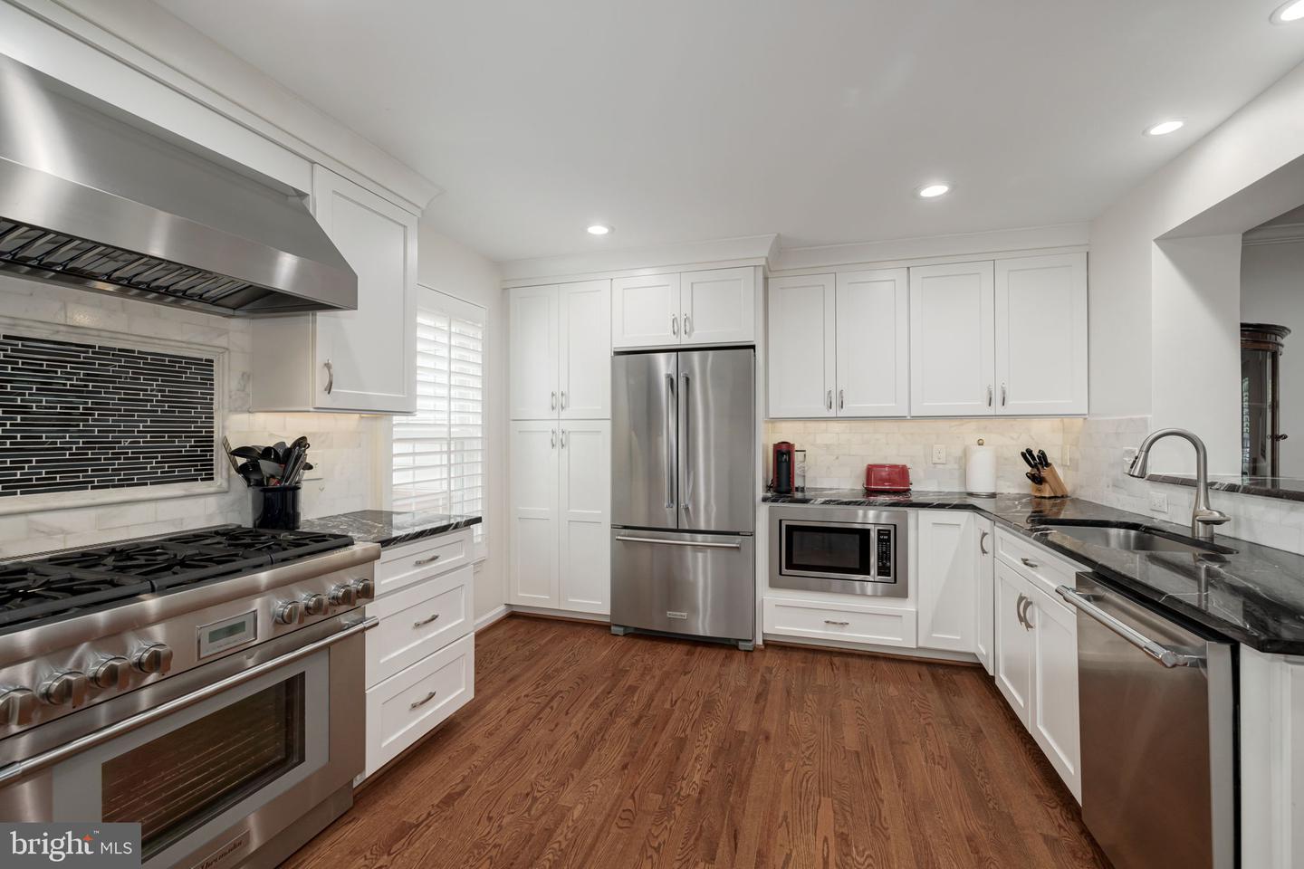 5209 DUNSTABLE LN, ALEXANDRIA, Virginia 22315, 3 Bedrooms Bedrooms, ,3 BathroomsBathrooms,Residential,For sale,5209 DUNSTABLE LN,VAFX2253732 MLS # VAFX2253732