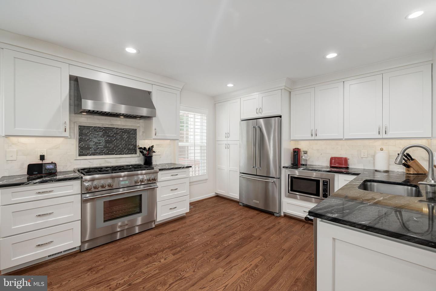 5209 DUNSTABLE LN, ALEXANDRIA, Virginia 22315, 3 Bedrooms Bedrooms, ,3 BathroomsBathrooms,Residential,For sale,5209 DUNSTABLE LN,VAFX2253732 MLS # VAFX2253732