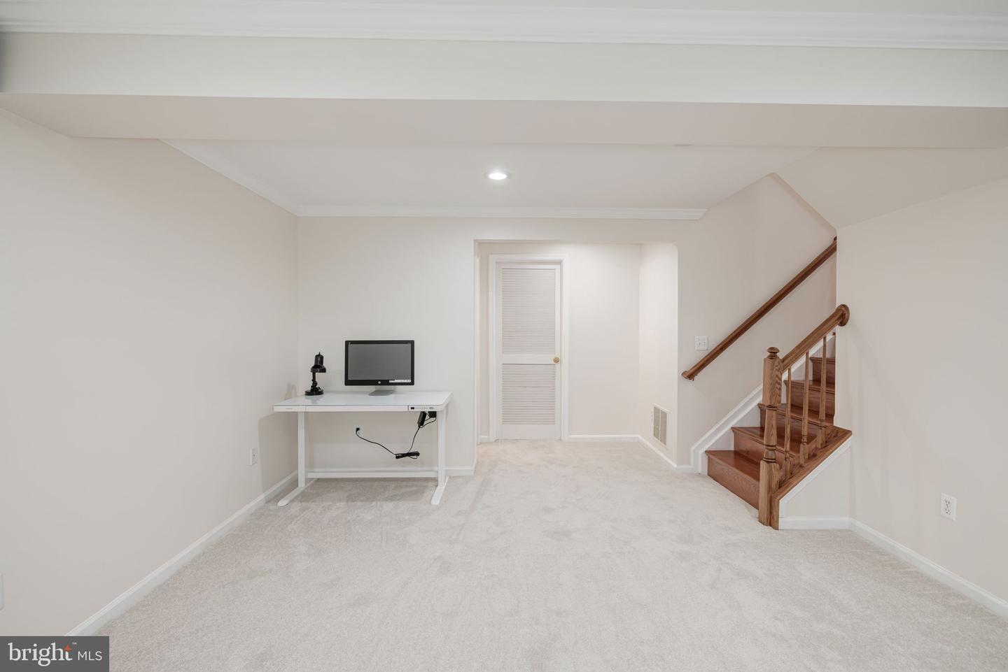 5209 DUNSTABLE LN, ALEXANDRIA, Virginia 22315, 3 Bedrooms Bedrooms, ,3 BathroomsBathrooms,Residential,For sale,5209 DUNSTABLE LN,VAFX2253732 MLS # VAFX2253732