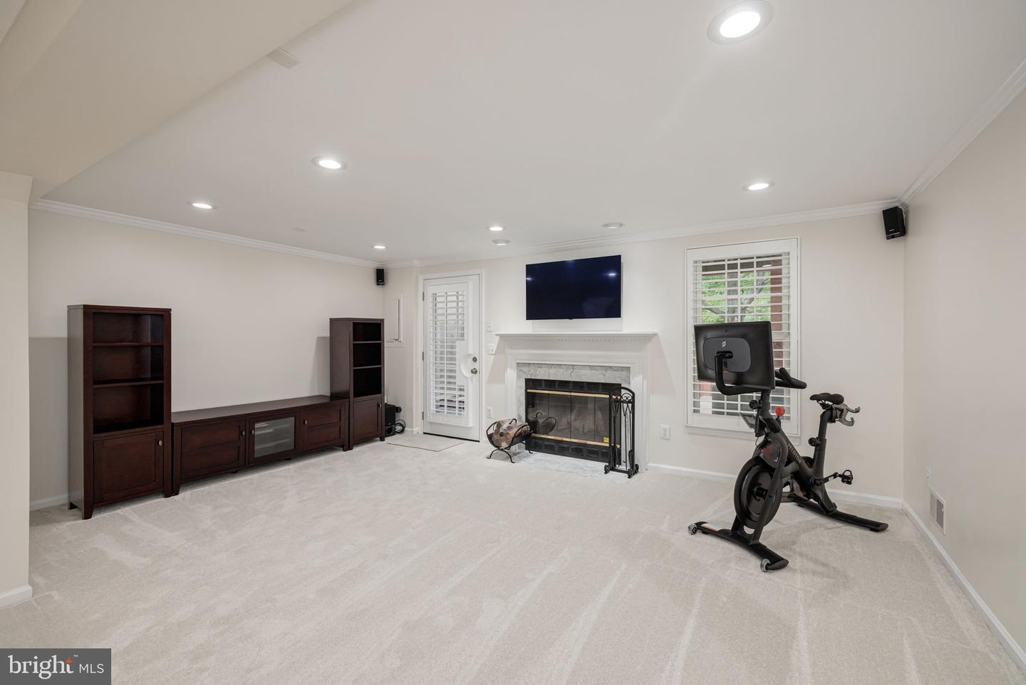 5209 DUNSTABLE LN, ALEXANDRIA, Virginia 22315, 3 Bedrooms Bedrooms, ,3 BathroomsBathrooms,Residential,For sale,5209 DUNSTABLE LN,VAFX2253732 MLS # VAFX2253732