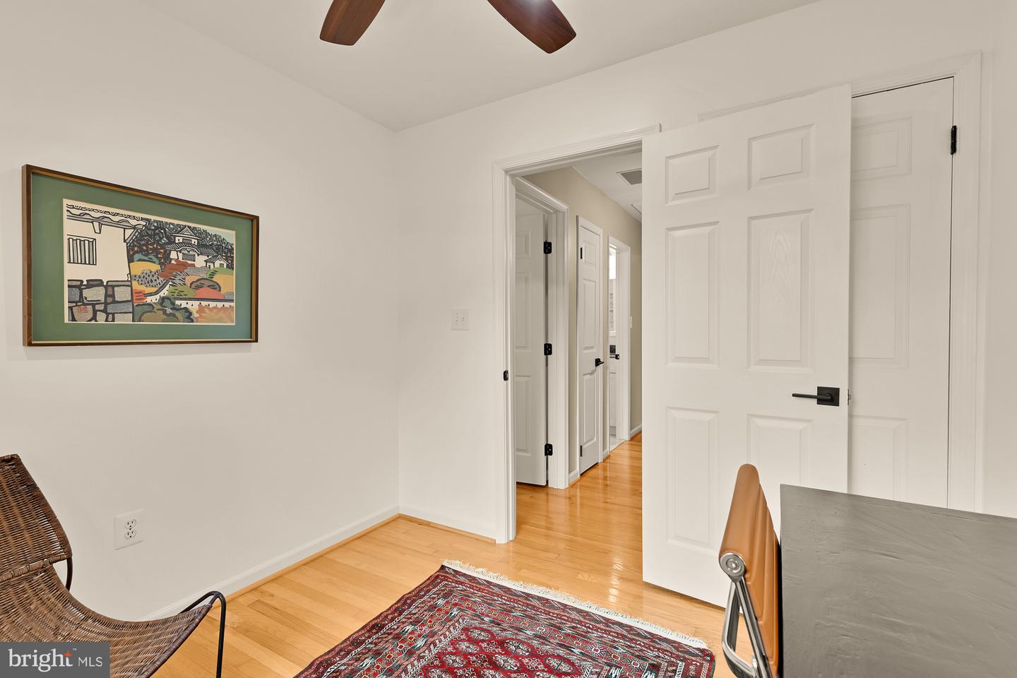 2546 S WALTER REED DR #B, ARLINGTON, Virginia 22206, 3 Bedrooms Bedrooms, ,3 BathroomsBathrooms,Residential,For sale,2546 S WALTER REED DR #B,VAAR2060294 MLS # VAAR2060294