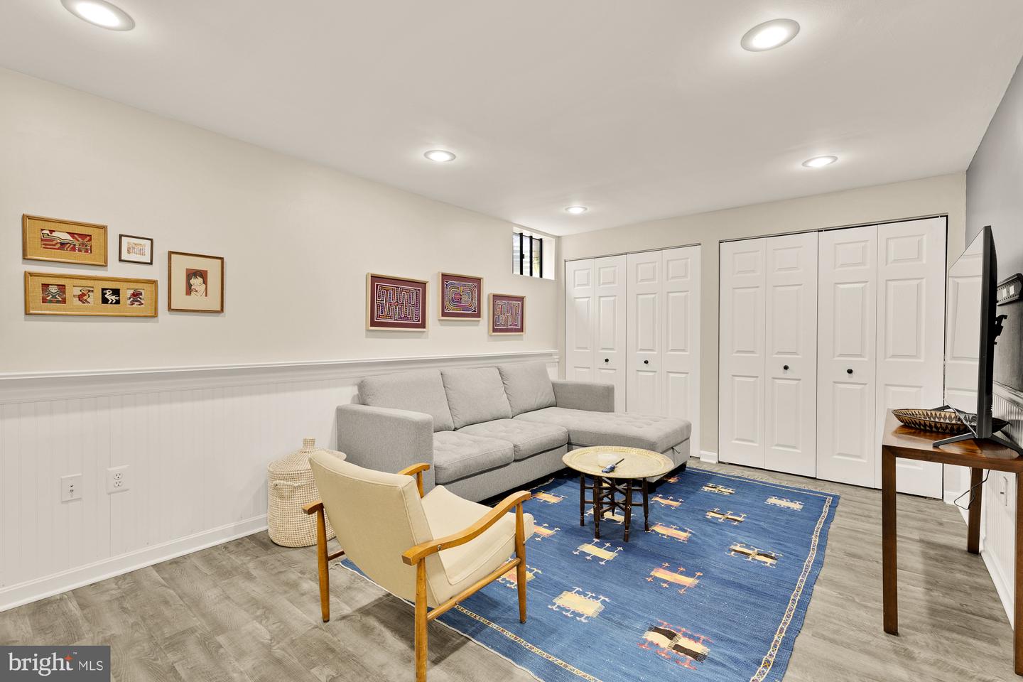 2546 S WALTER REED DR #B, ARLINGTON, Virginia 22206, 3 Bedrooms Bedrooms, ,3 BathroomsBathrooms,Residential,For sale,2546 S WALTER REED DR #B,VAAR2060294 MLS # VAAR2060294