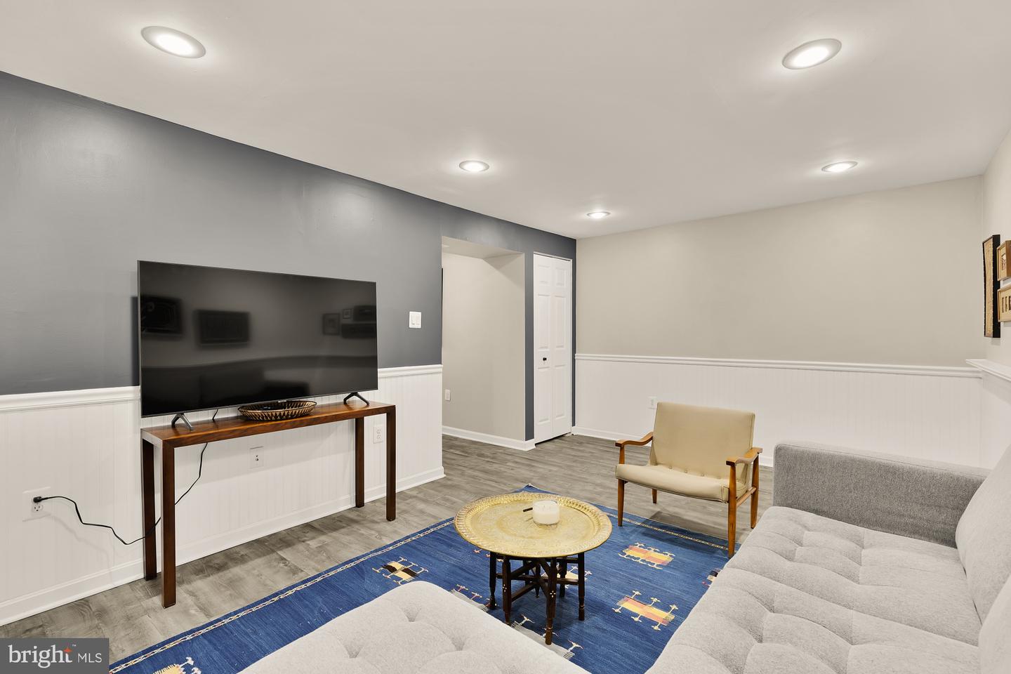 2546 S WALTER REED DR #B, ARLINGTON, Virginia 22206, 3 Bedrooms Bedrooms, ,3 BathroomsBathrooms,Residential,For sale,2546 S WALTER REED DR #B,VAAR2060294 MLS # VAAR2060294