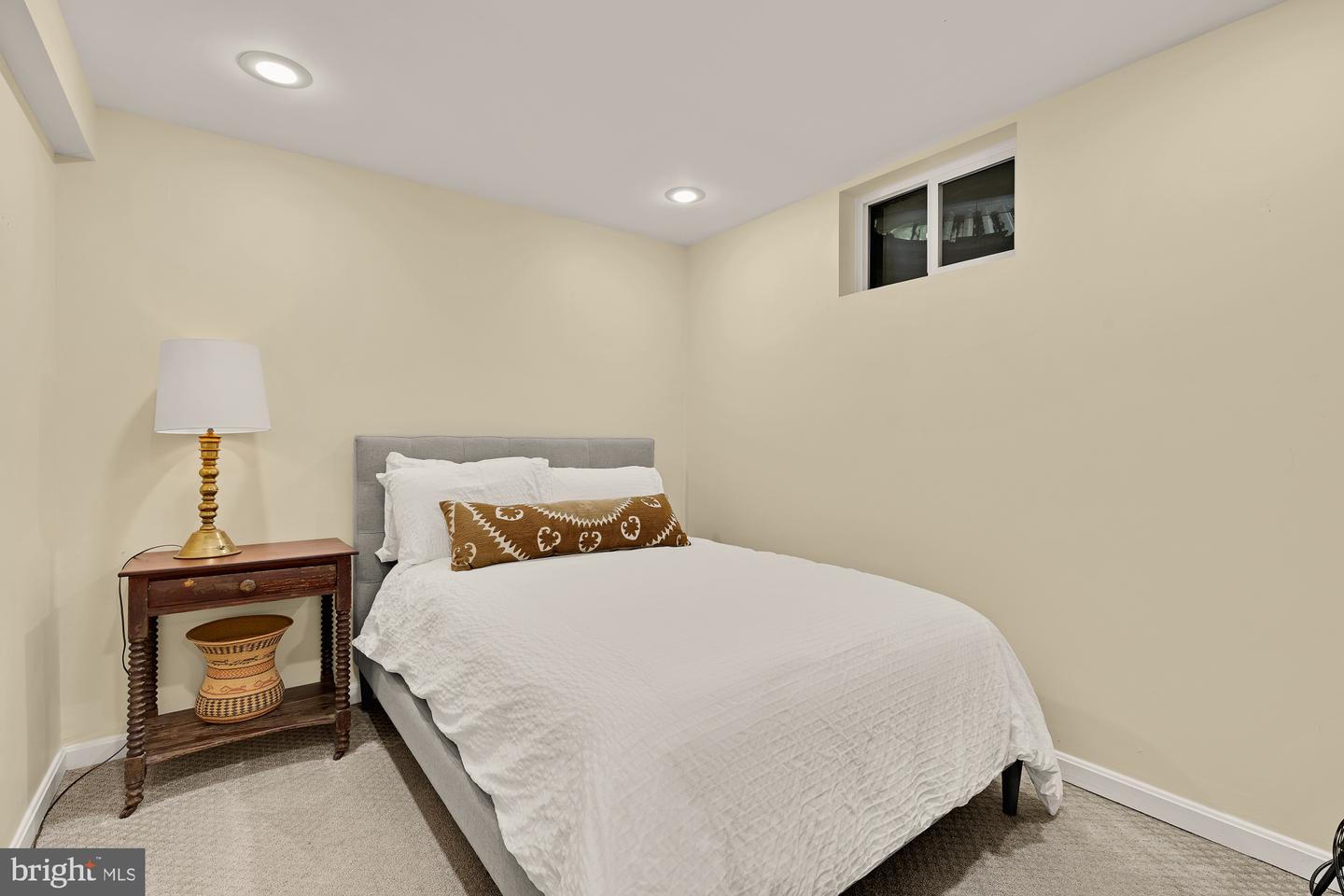 2546 S WALTER REED DR #B, ARLINGTON, Virginia 22206, 3 Bedrooms Bedrooms, ,3 BathroomsBathrooms,Residential,For sale,2546 S WALTER REED DR #B,VAAR2060294 MLS # VAAR2060294
