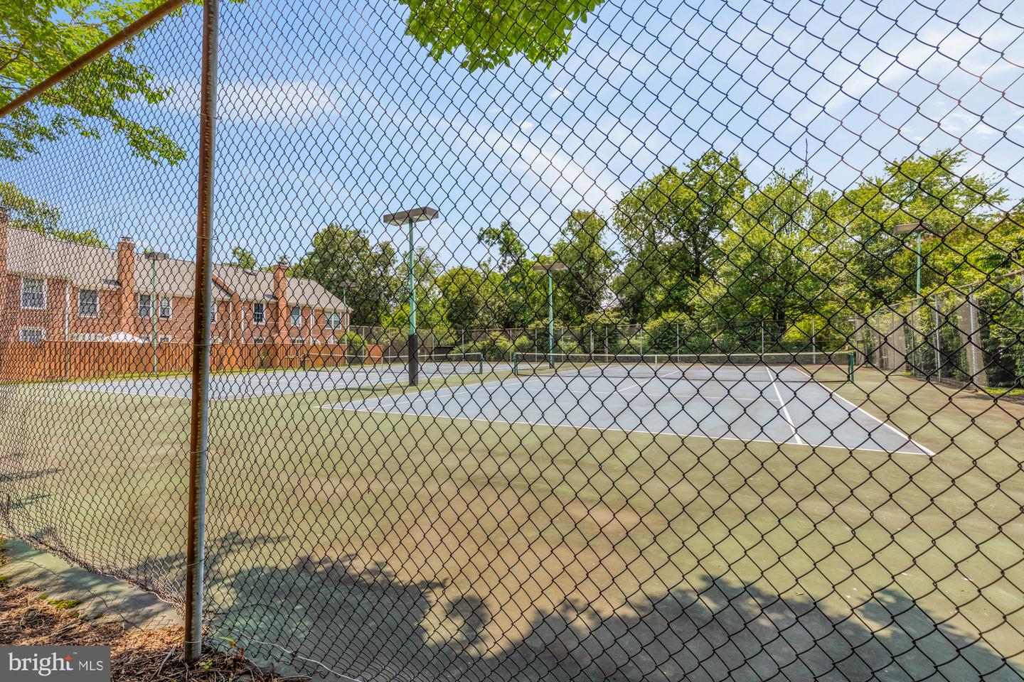 2546 S WALTER REED DR #B, ARLINGTON, Virginia 22206, 3 Bedrooms Bedrooms, ,3 BathroomsBathrooms,Residential,For sale,2546 S WALTER REED DR #B,VAAR2060294 MLS # VAAR2060294