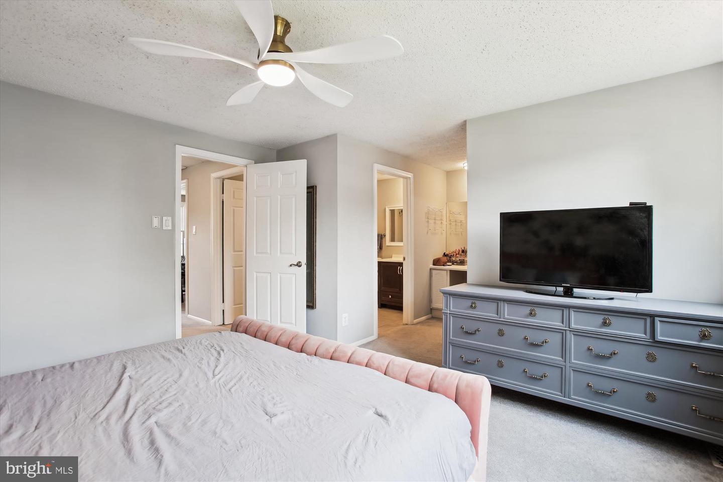 5231 PLEASURE COVE CT, ALEXANDRIA, Virginia 22315, 3 Bedrooms Bedrooms, ,2 BathroomsBathrooms,Residential,For sale,5231 PLEASURE COVE CT,VAFX2253766 MLS # VAFX2253766