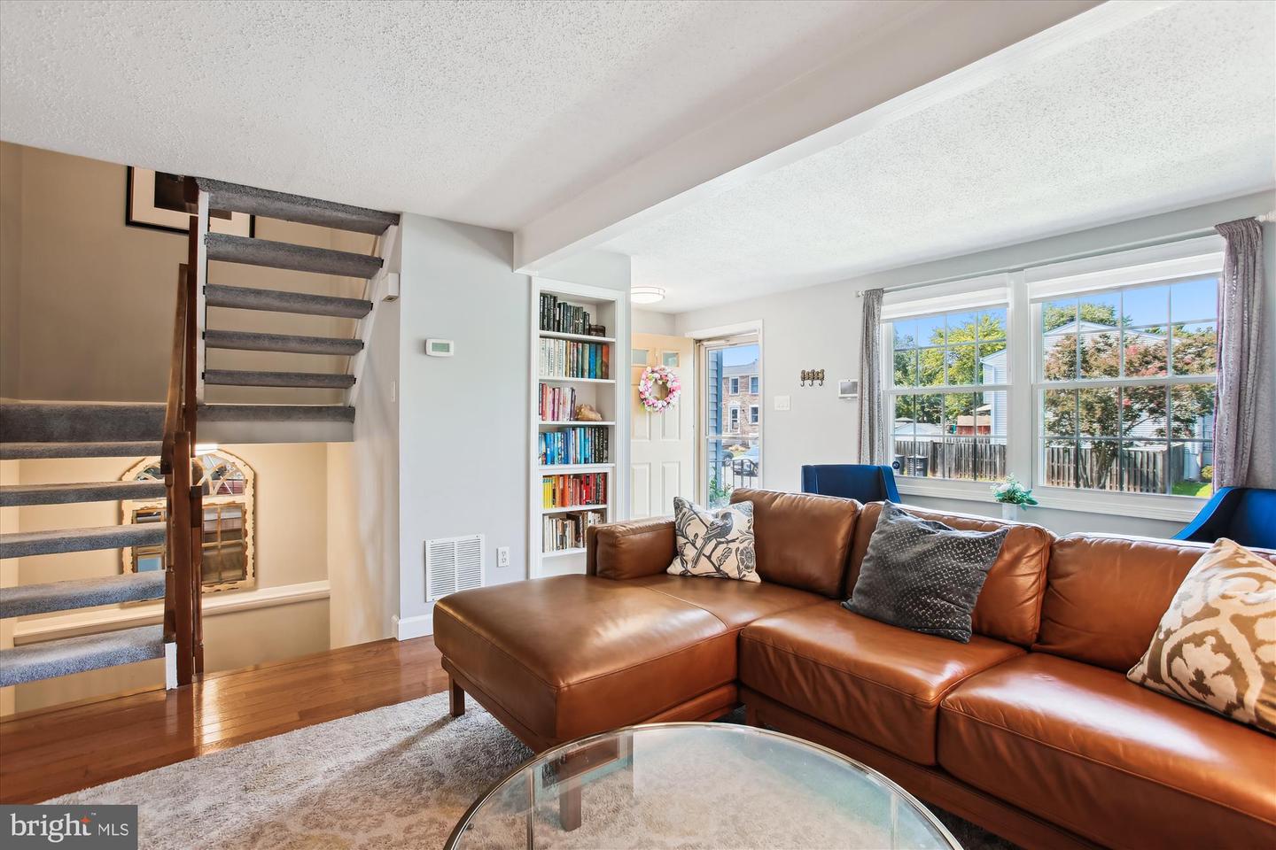 5231 PLEASURE COVE CT, ALEXANDRIA, Virginia 22315, 3 Bedrooms Bedrooms, ,2 BathroomsBathrooms,Residential,For sale,5231 PLEASURE COVE CT,VAFX2253766 MLS # VAFX2253766